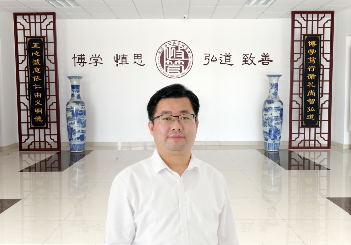李士峰老师照片(1).jpg